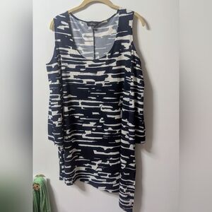 Slinky Brand Black and White Sleeveless Sheath Dress